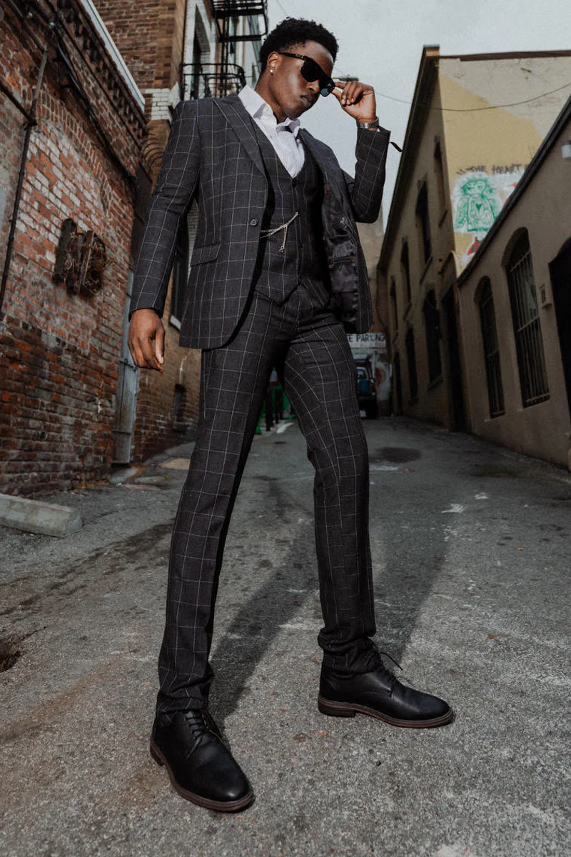 Men's One Button Peak Lapel Vested Bold Chalk Windowpane Plaid Suit in Black - Image 2